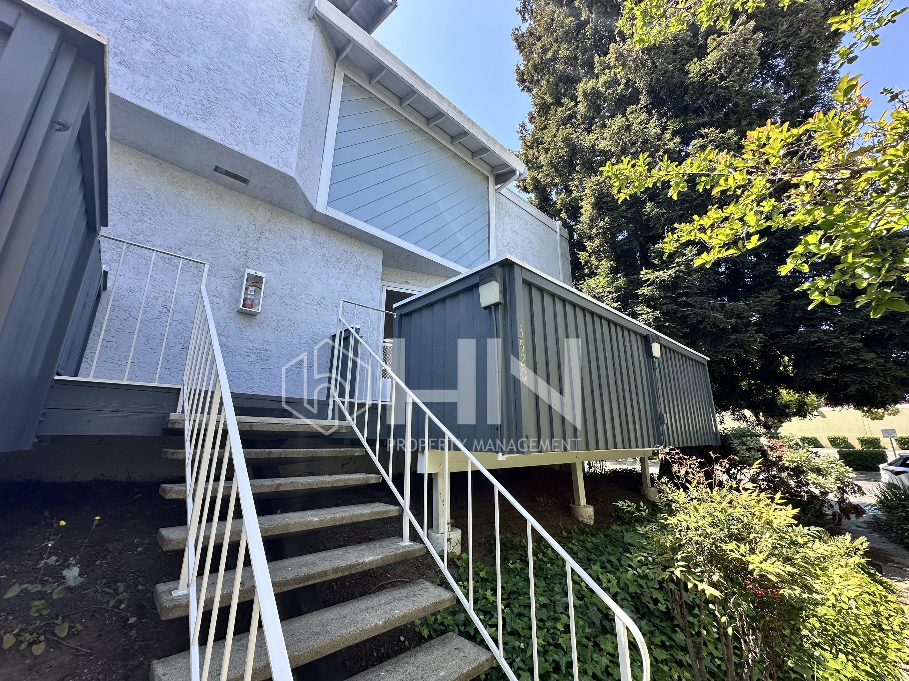 3520 Flora Vista Avenue - -