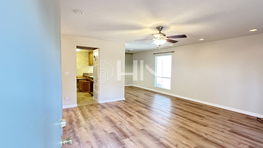 5572 Magnolia Terrace